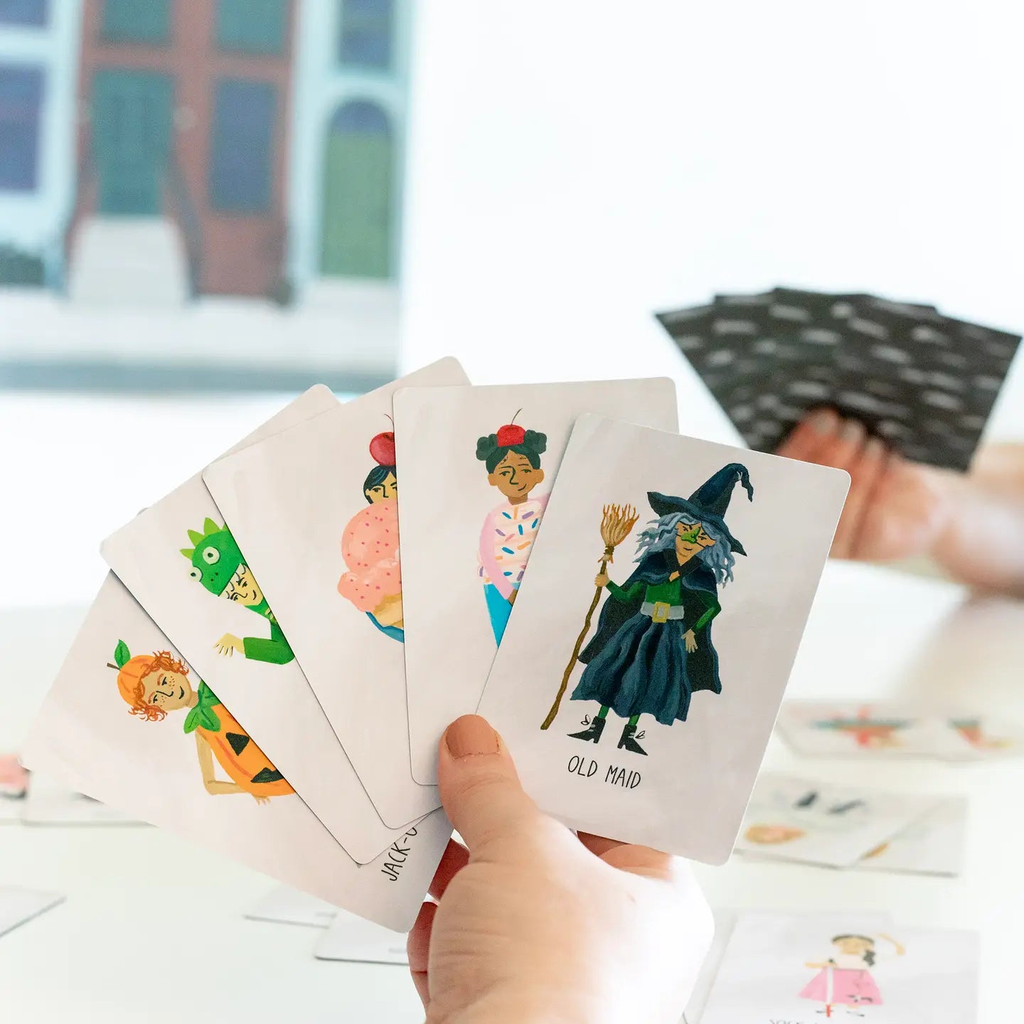 TRICK-OR-TREATERS OLD MAID CARD GAME