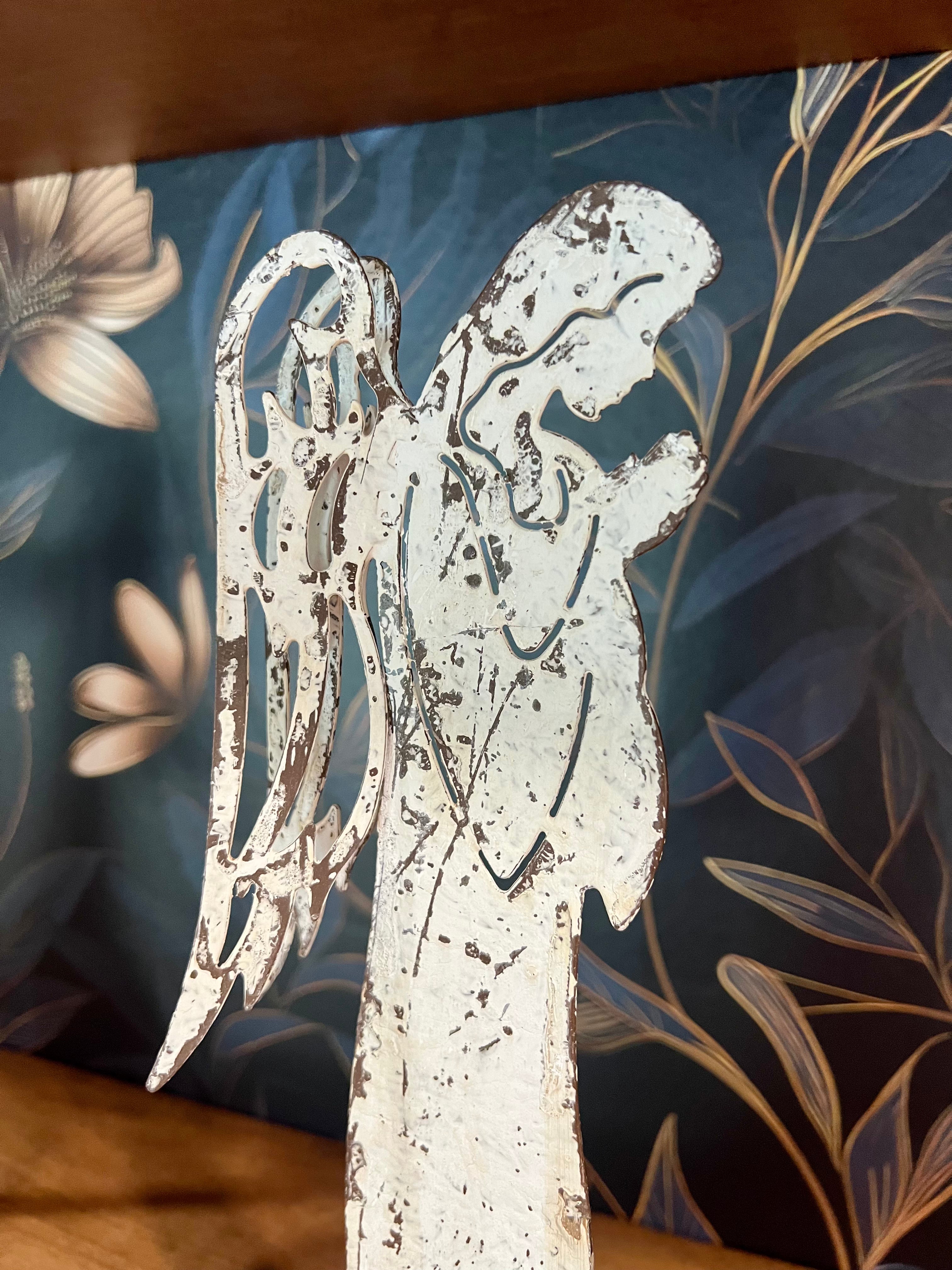 PRAYING ANGEL DISTRESSED WHITE