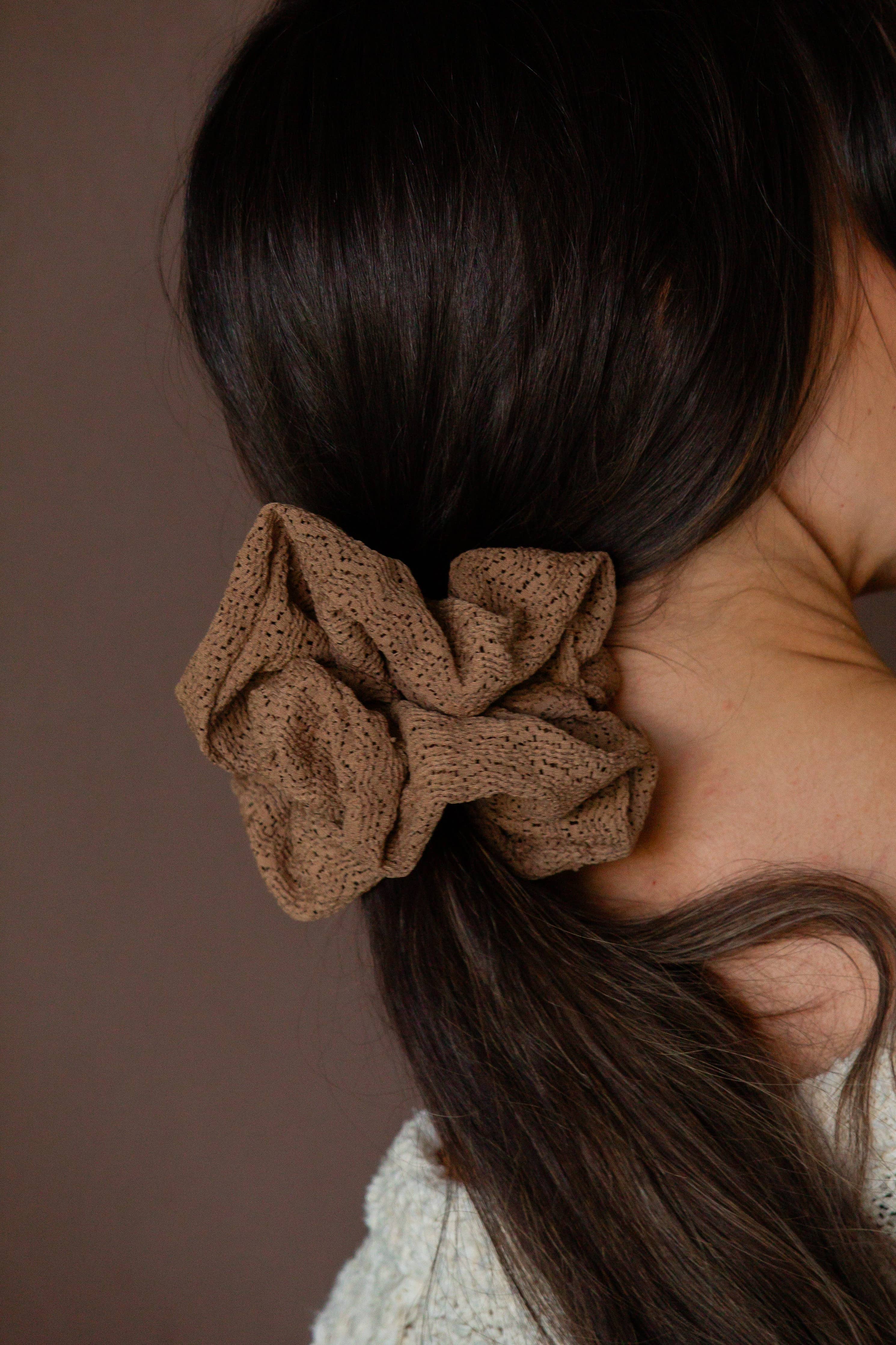 MOCHA JUMBO SCRUNCHIE