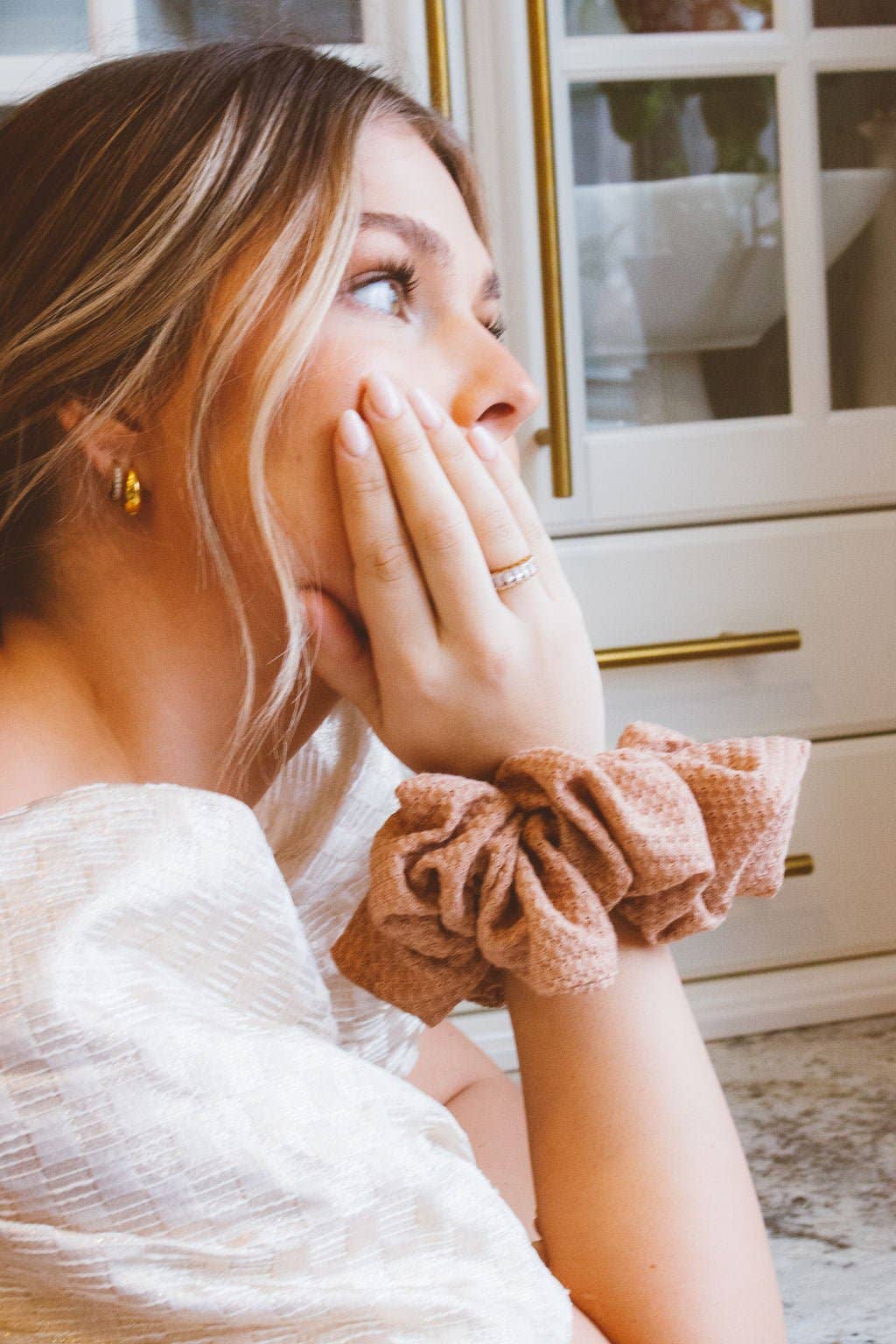 BLUSH WAFFLE KNIT JUMBO SCRUNCHIE