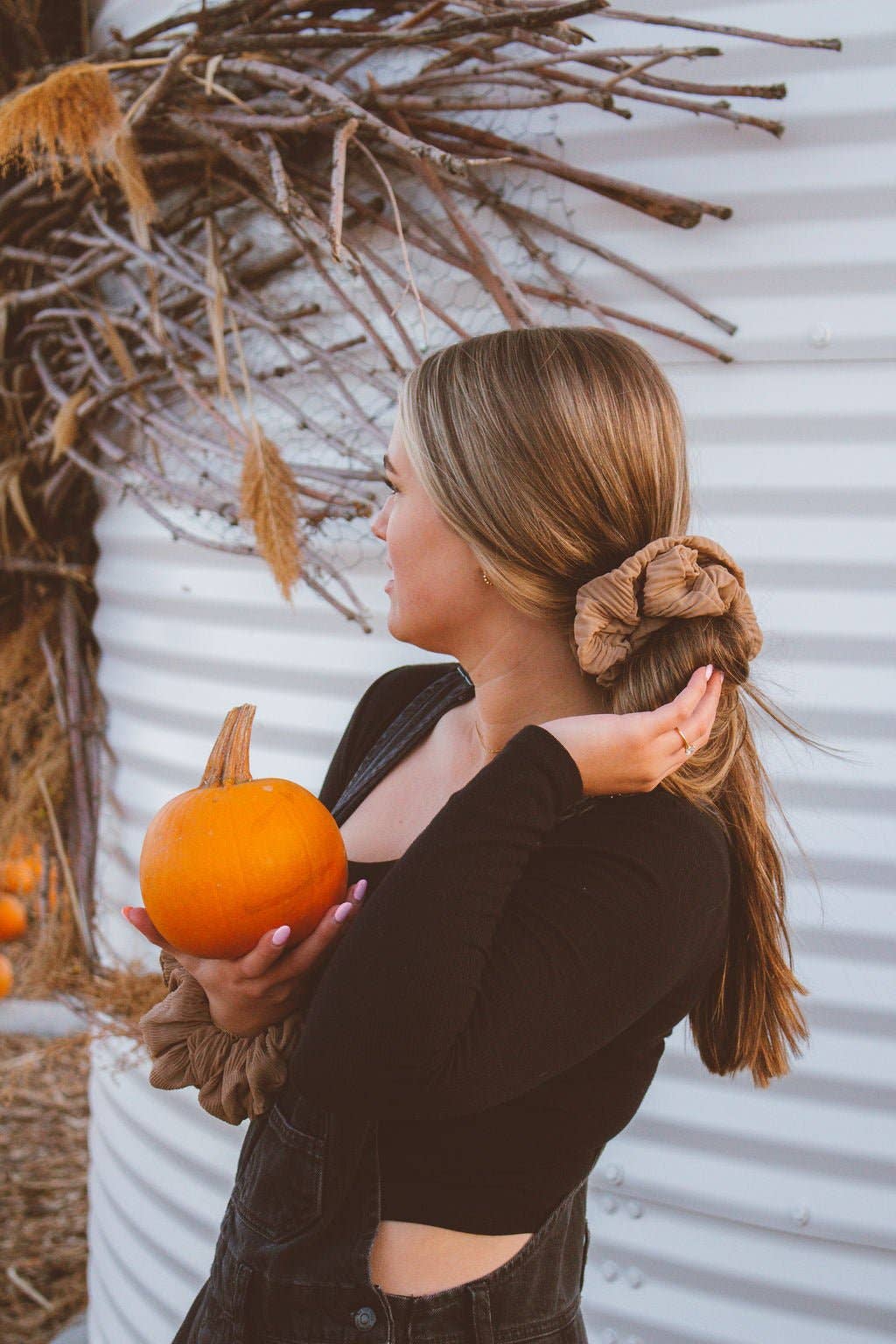BROWN SUGAR JUMBO SCRUNCHIE