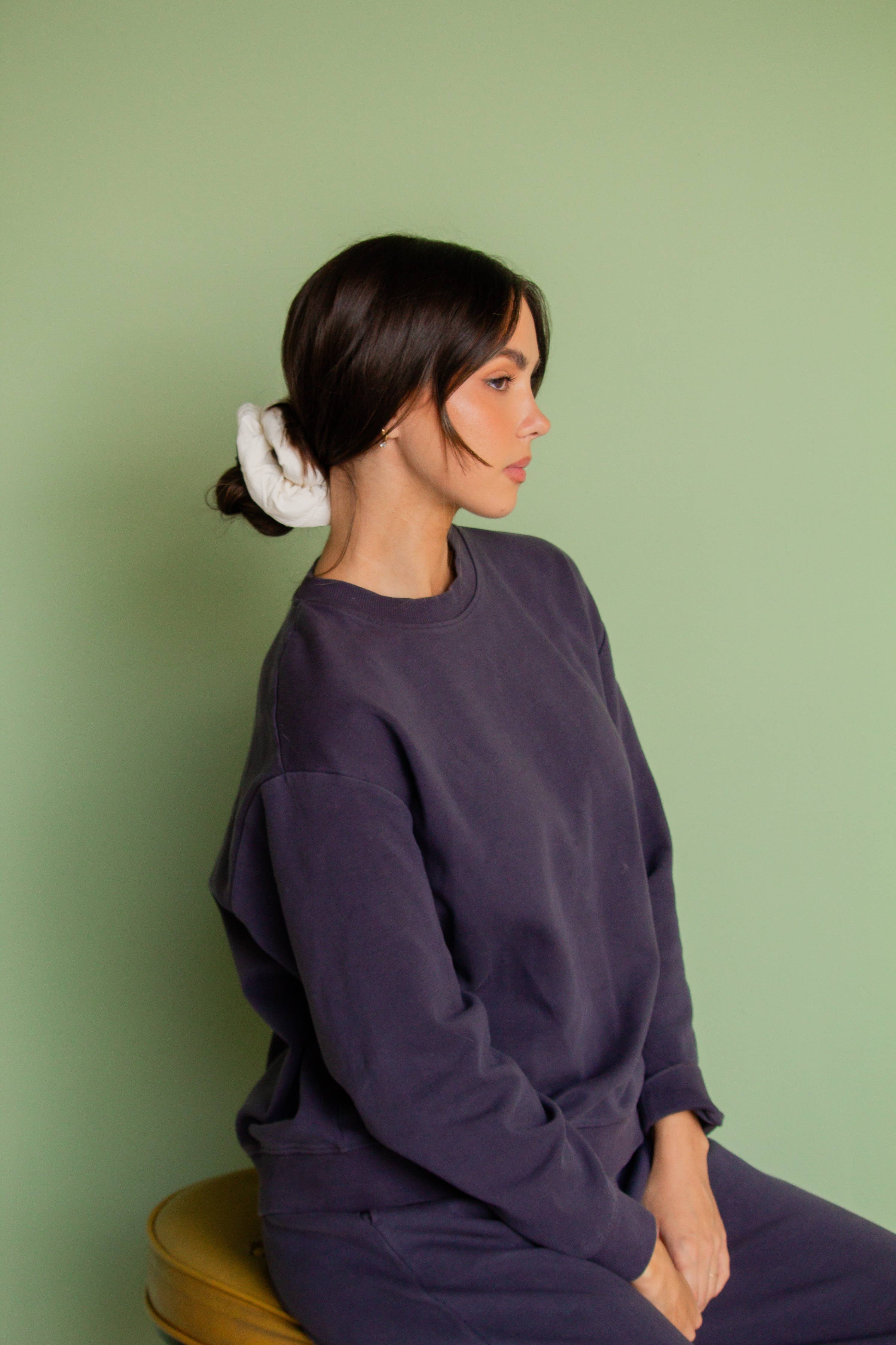 WHITE PUFFER OVERSIZED SCRUNCHIE