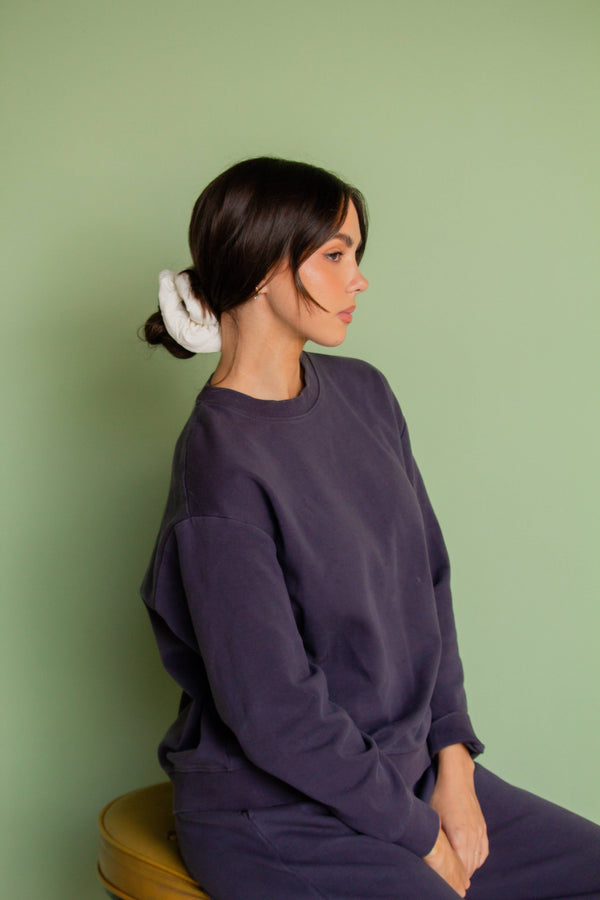 WHITE PUFFER OVERSIZED SCRUNCHIE