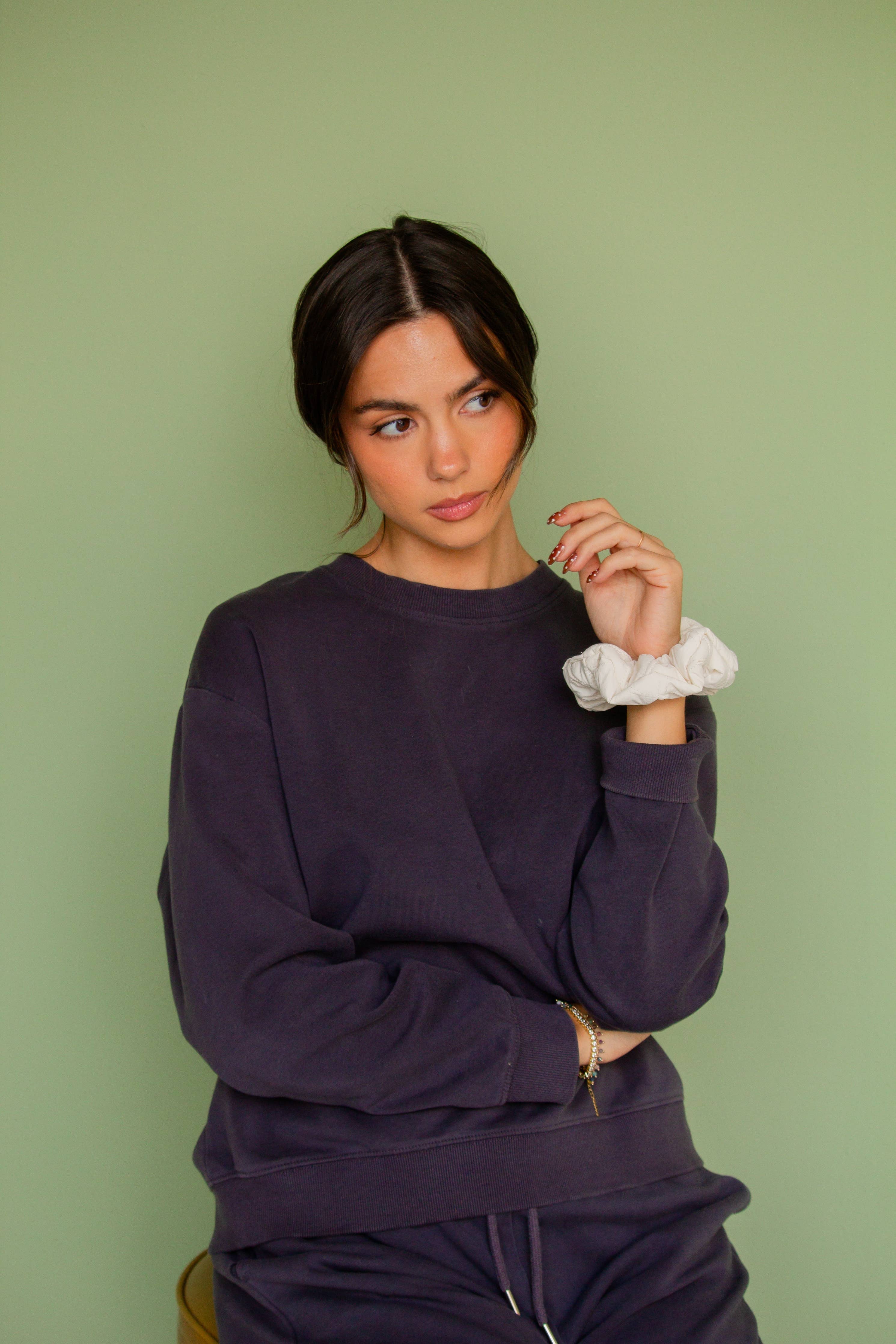 WHITE PUFFER OVERSIZED SCRUNCHIE