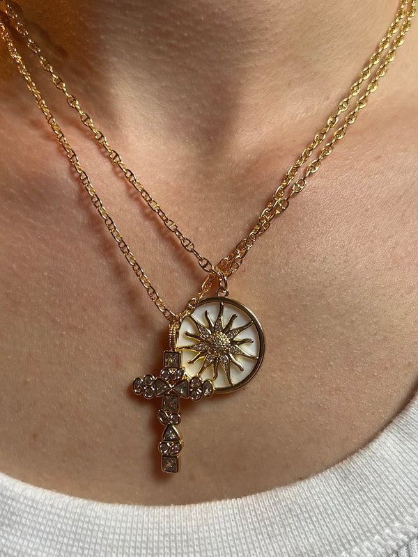GOLD FULL SUN WHITE BACKROUND NECKLACE CBK