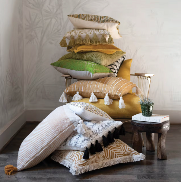 SALE-BLACK WHITE 18" COTTON PRINTED TUFTED PILLOW WITH TASSELS
