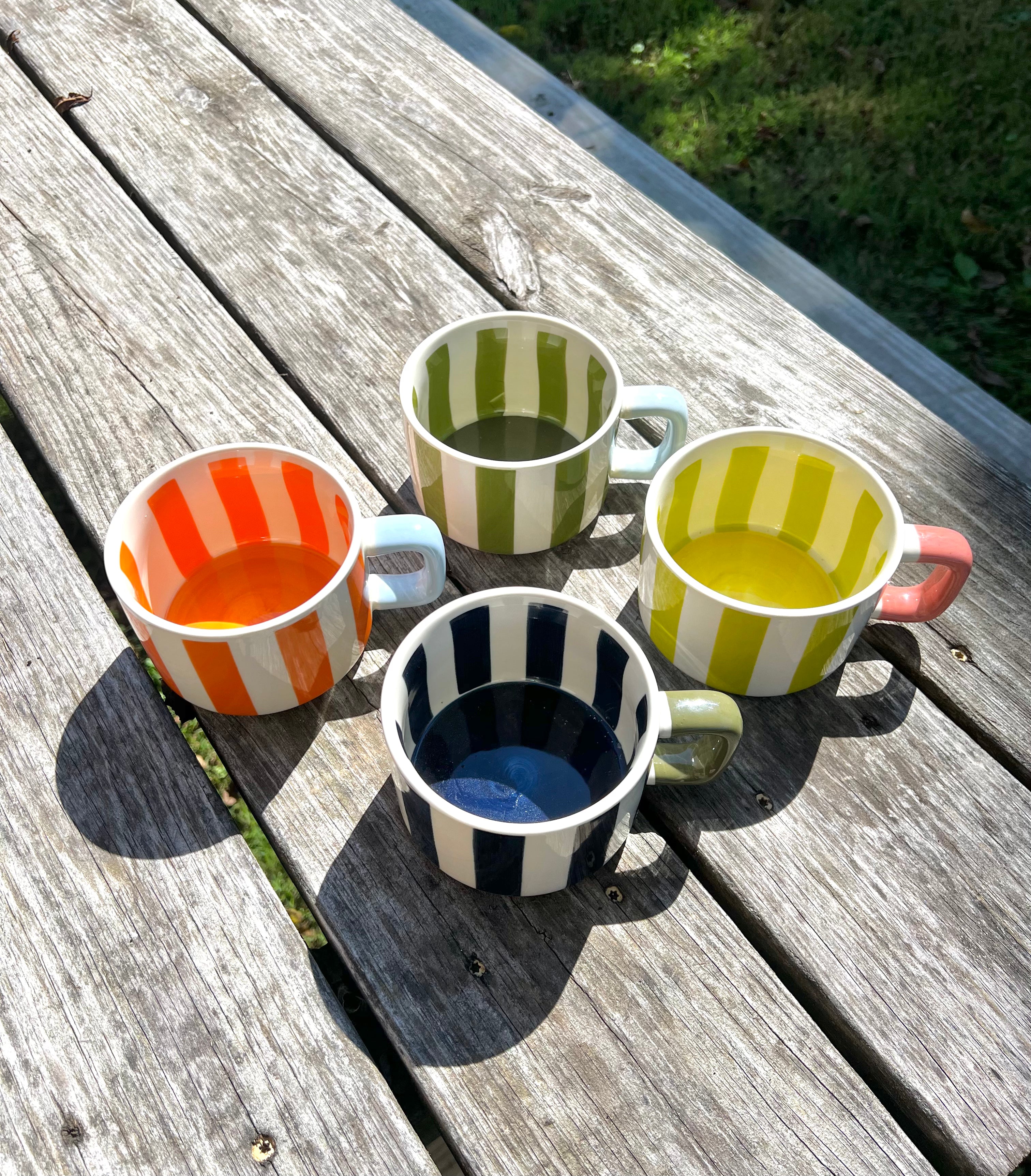 HAND-PAINTED STRIPED 14OZ STRIPED MUG