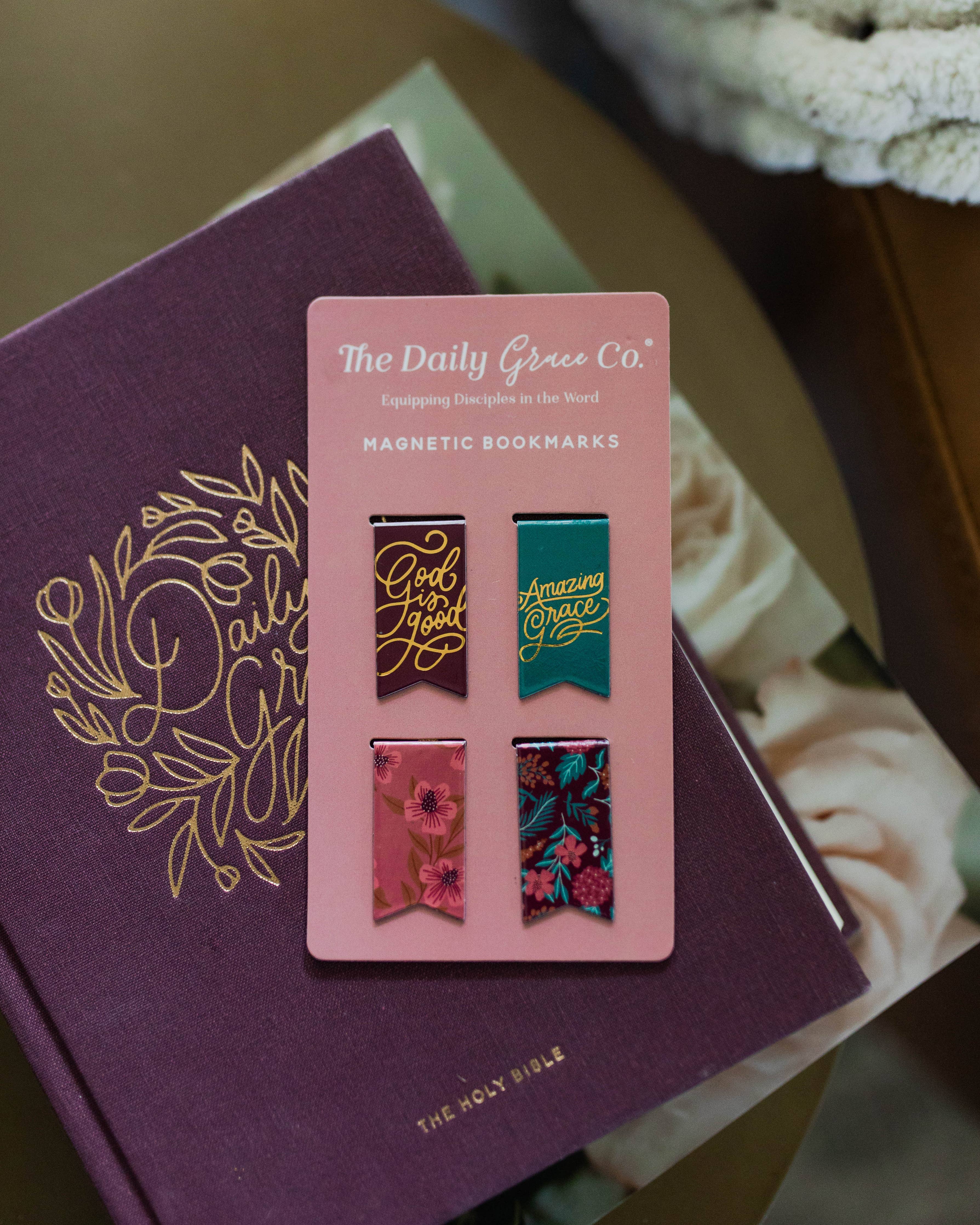 BURGUNDY BLOOMS MAGNETIC BOOKMARK SET