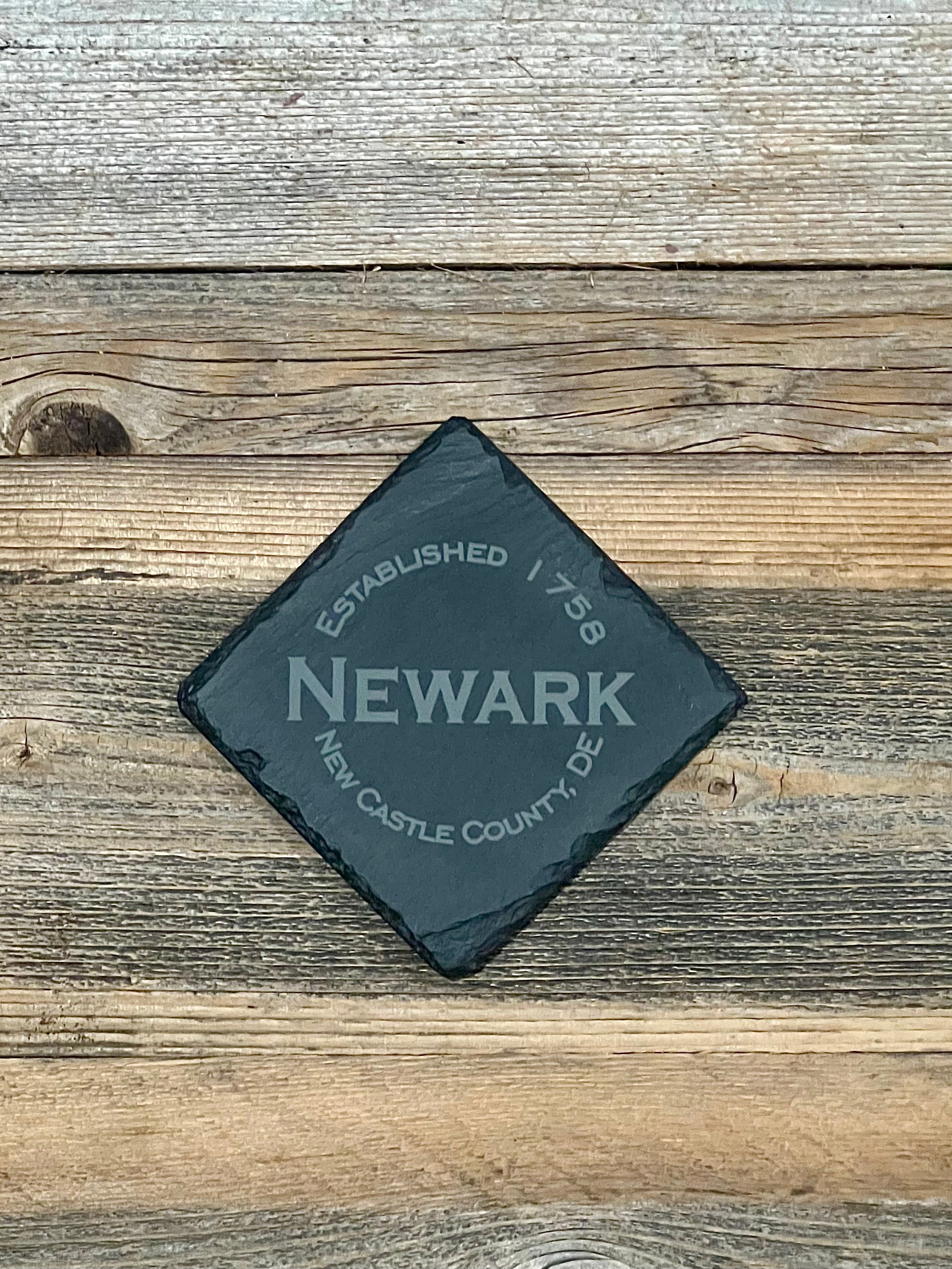 FOUR DOG DESIGNS SLATE COASTERS - DELAWARE