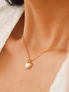 JENNIE-WHITE NON-TARNISH SHELL STONE HEART NECKLACE