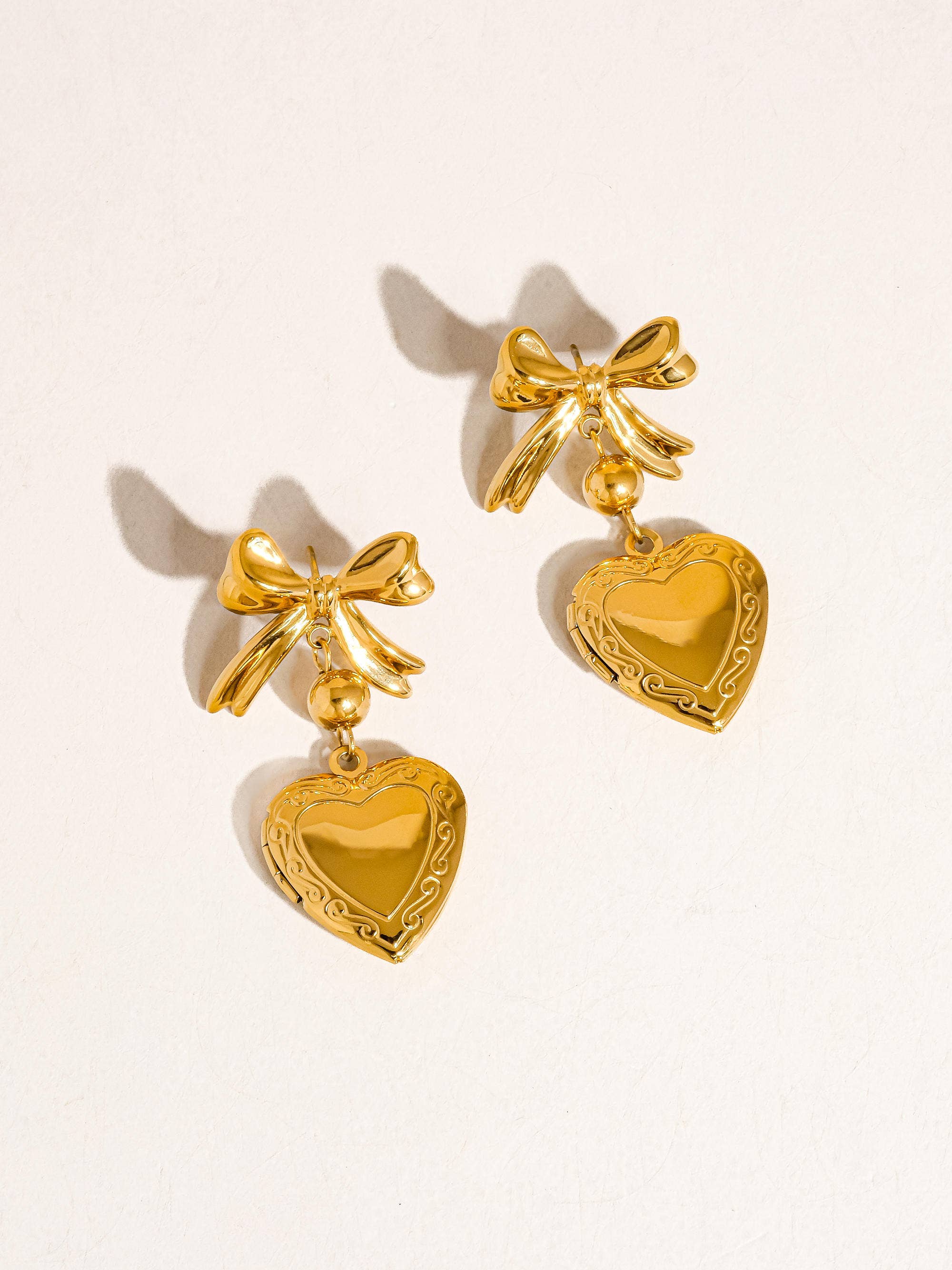 KERYN 18K NON-TARNISH HEART & BOW LOCKET EARRING