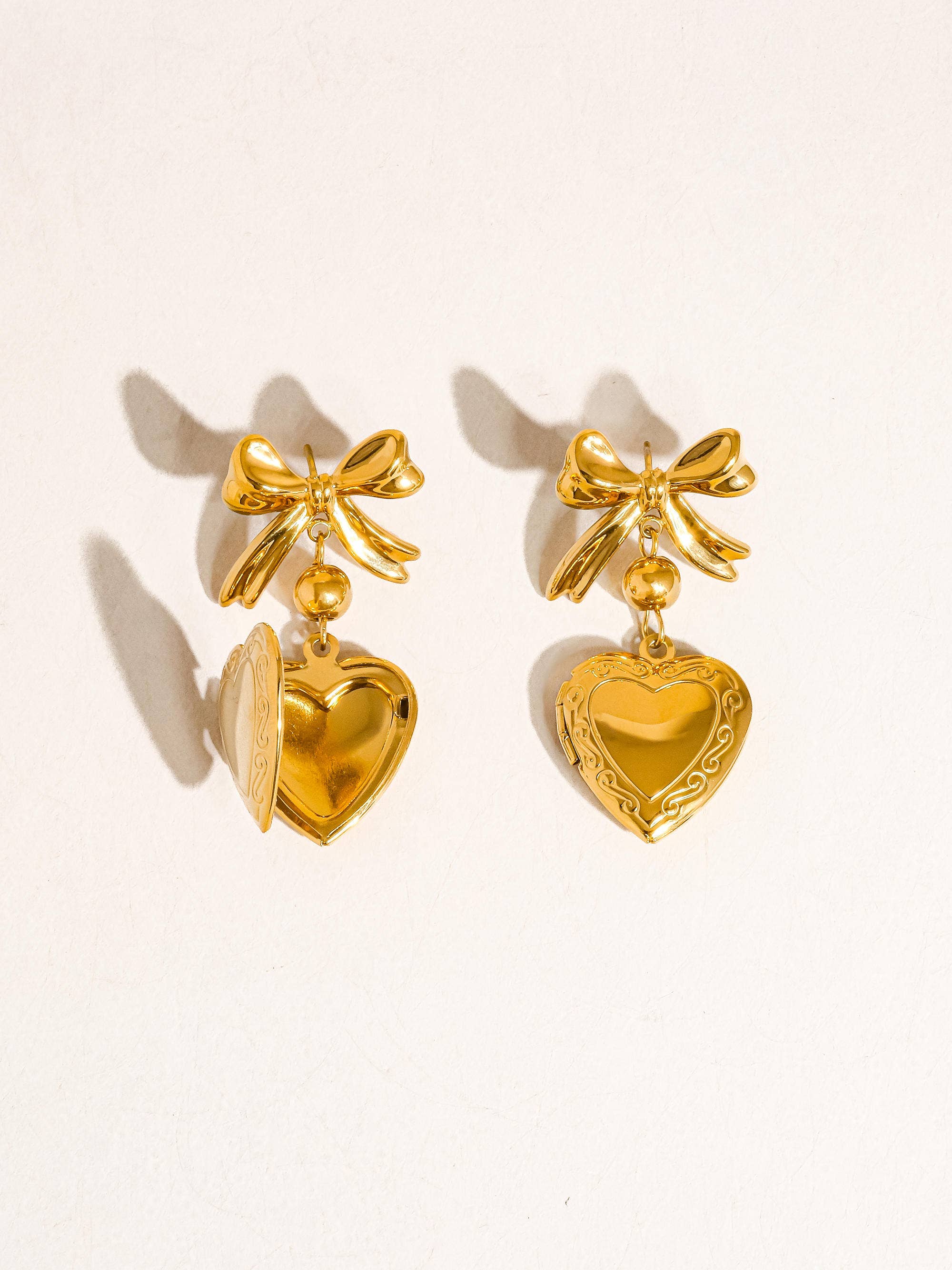 KERYN 18K NON-TARNISH HEART & BOW LOCKET EARRING