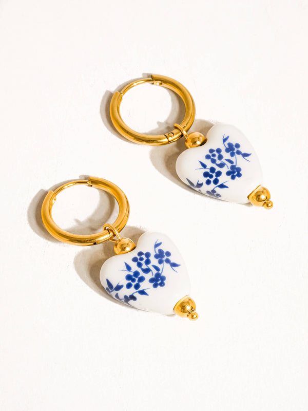 YUN 18K GOLD NON-TARNISH CERAMIC FLORAL HEART EARRING