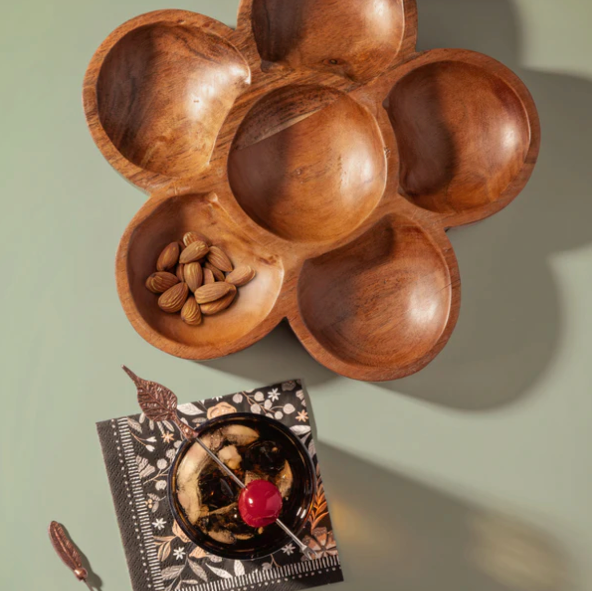 WOODEN BUTTERFLY SHAPE DISH/TRAY/BOWL