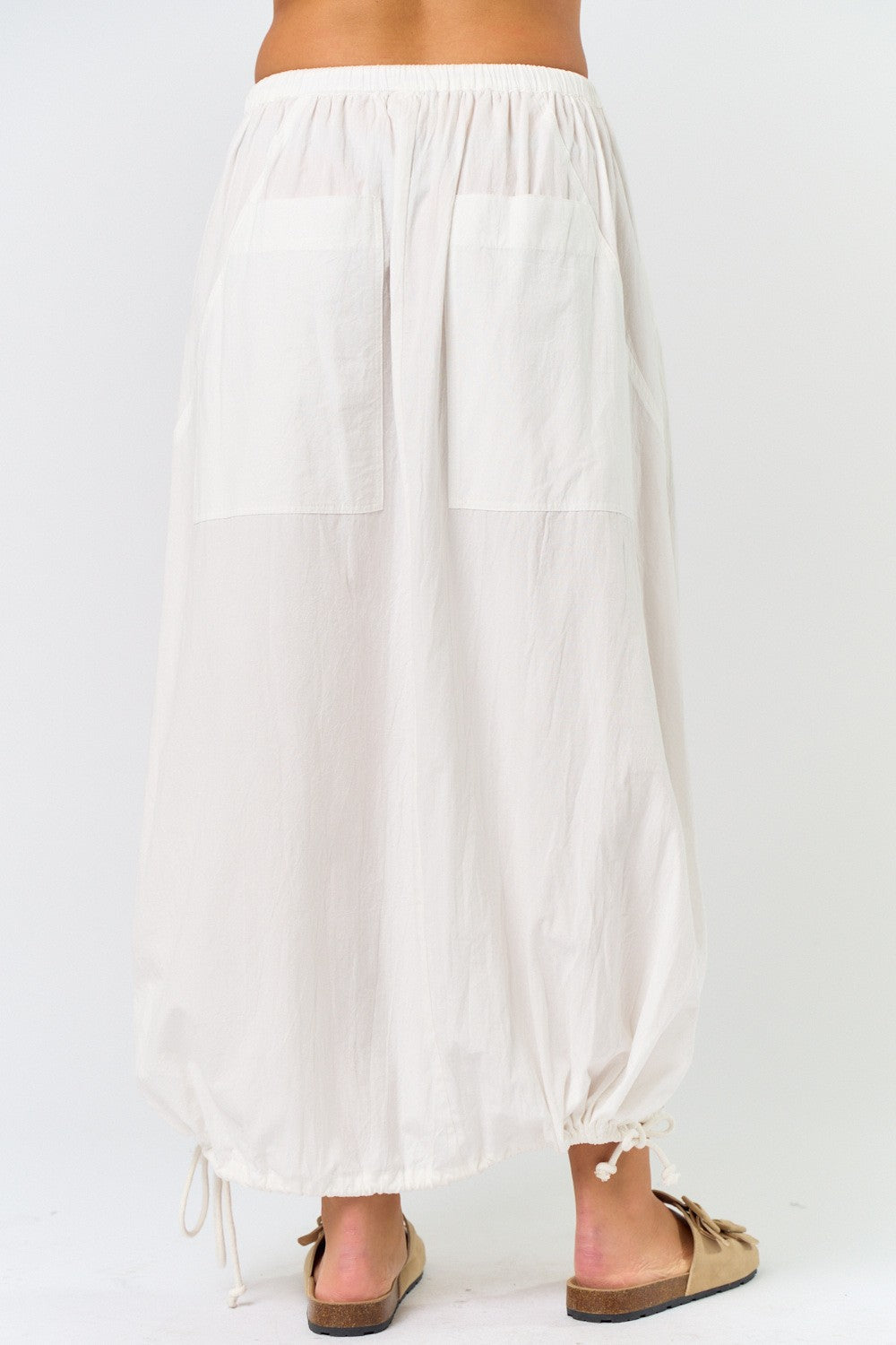 WHITE ELASTIC HEM MIDI SKIRT W/ PACK POCKETS