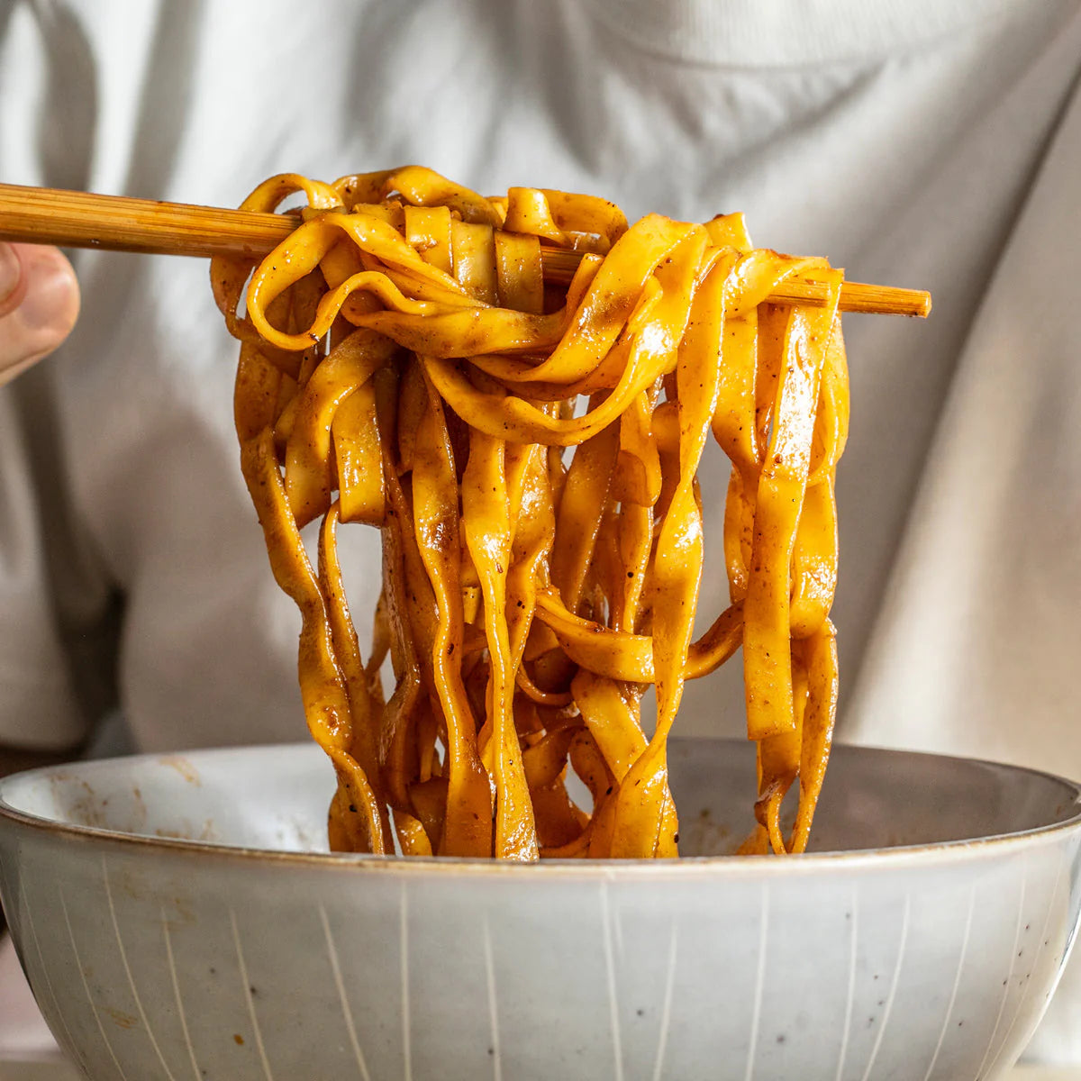 TINGLY CHILI WAVY NOODLES