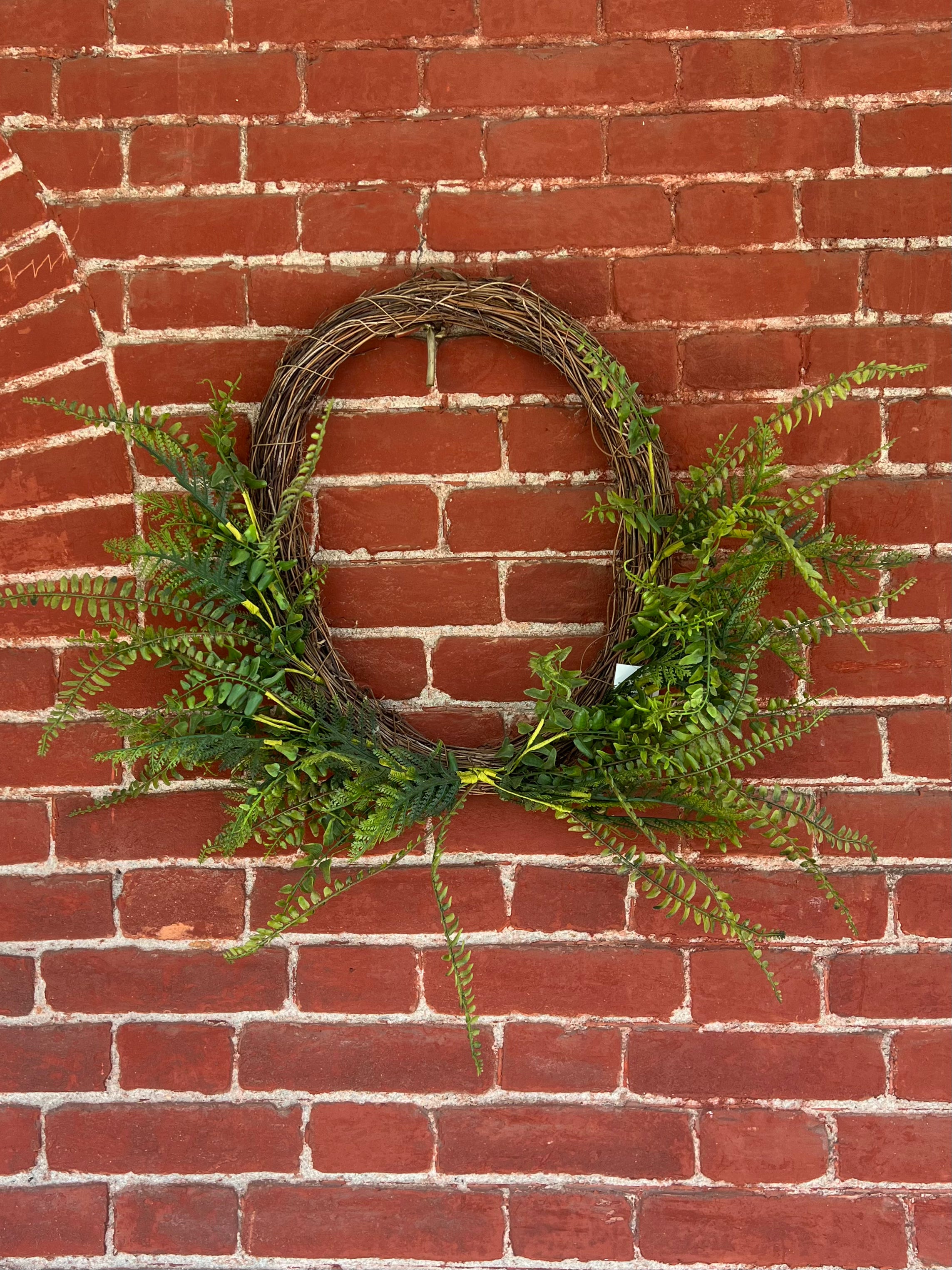 WREATH - OVAL TWIG BASE, MIXED FERNS