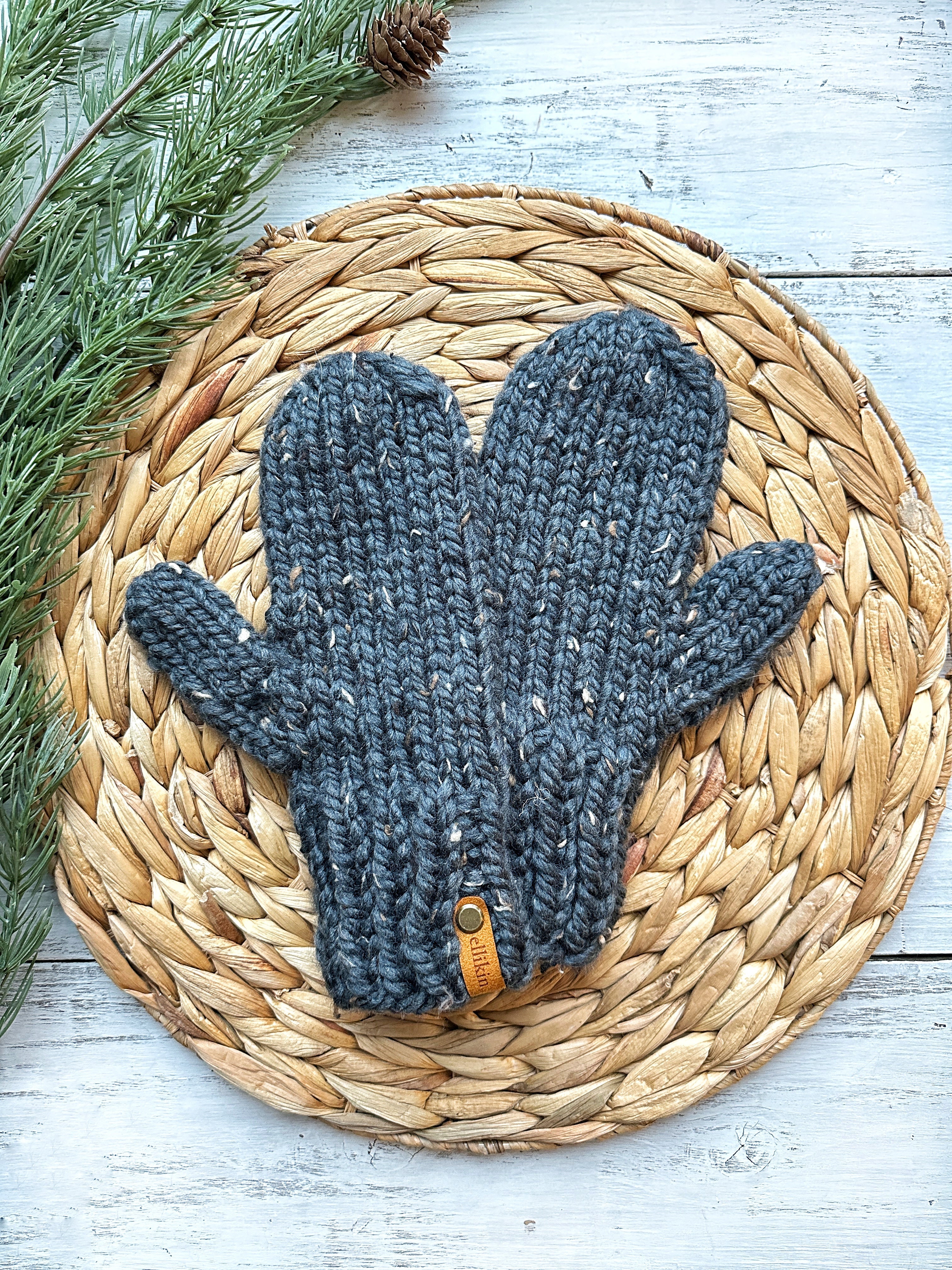 CHUNKY KNIT MITTENS