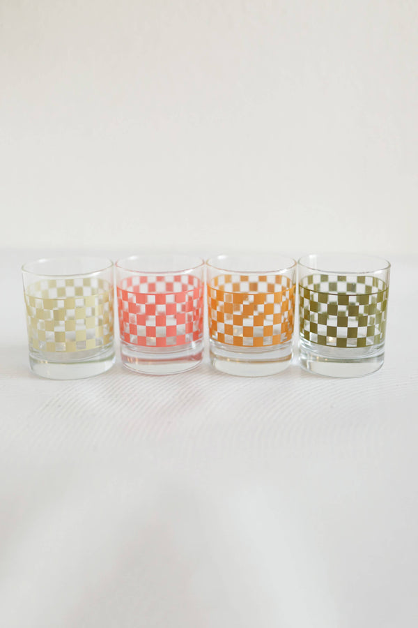 CHECKERED DRINKING GLASS