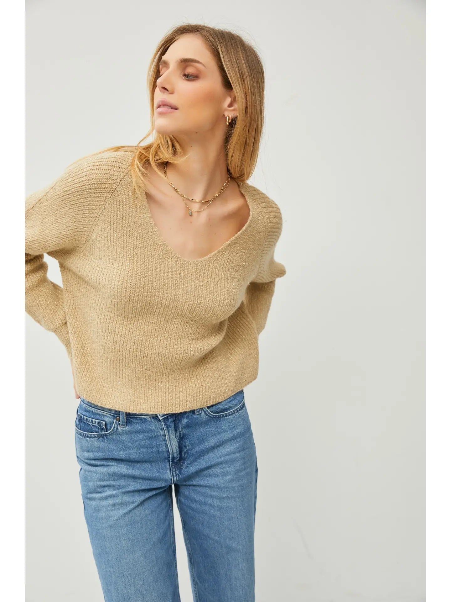 BOXY CROPPED V-NECK SWEATER