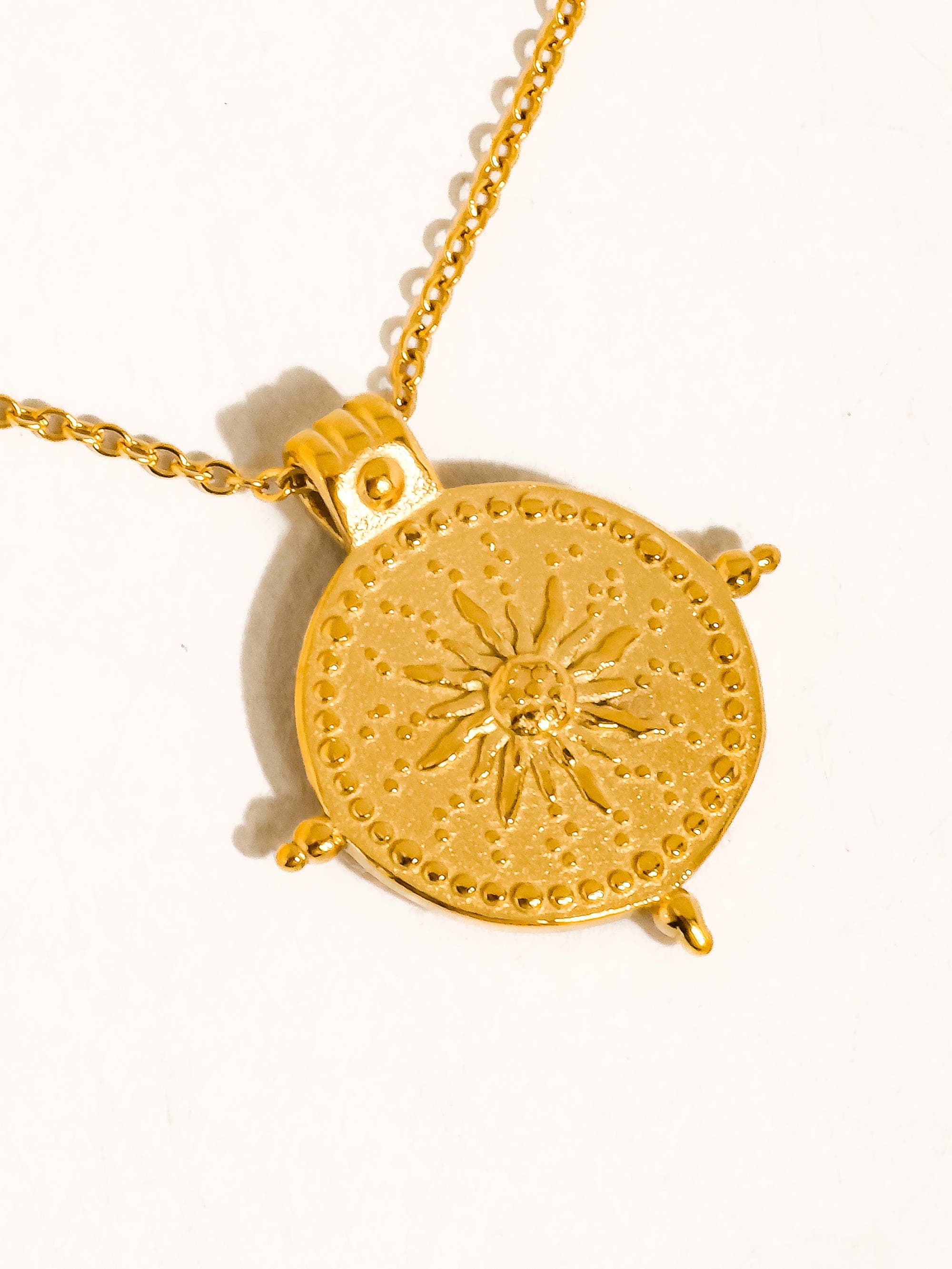 Béryl 18K Gold Non-Tarnish Medallion Pendant Necklace