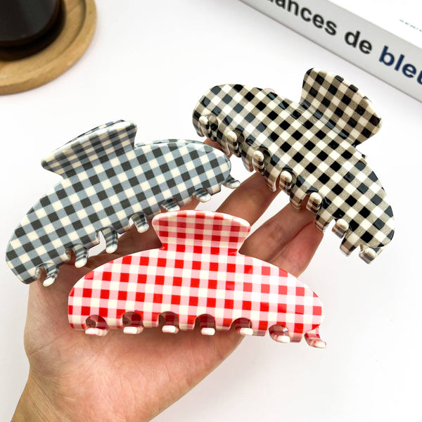 CHECKERBOARD CLAW CLIP