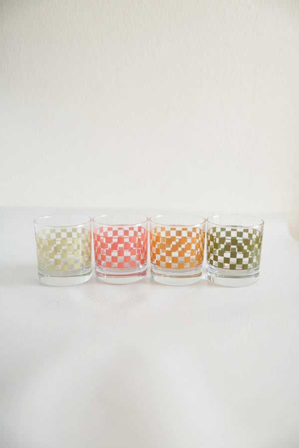 CHECKERED DRINKING GLASS