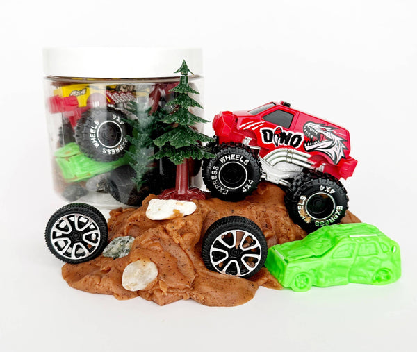 MONSTER TRUCK DOUGH-TO-GO PLAY KIT