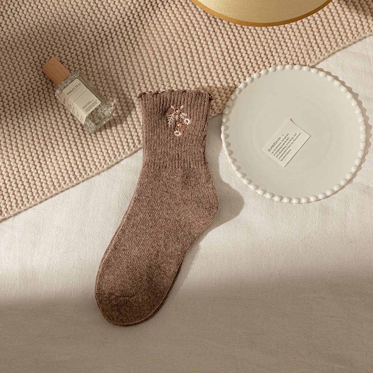 PLUSH RETRO FLOWER EMBROIDERY SOCKS