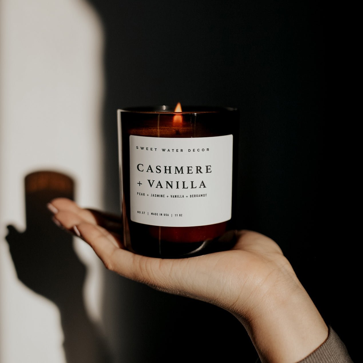 CASHMERE AND VANILLA SOY CANDLE  - AMBER JAR - 11 OZ