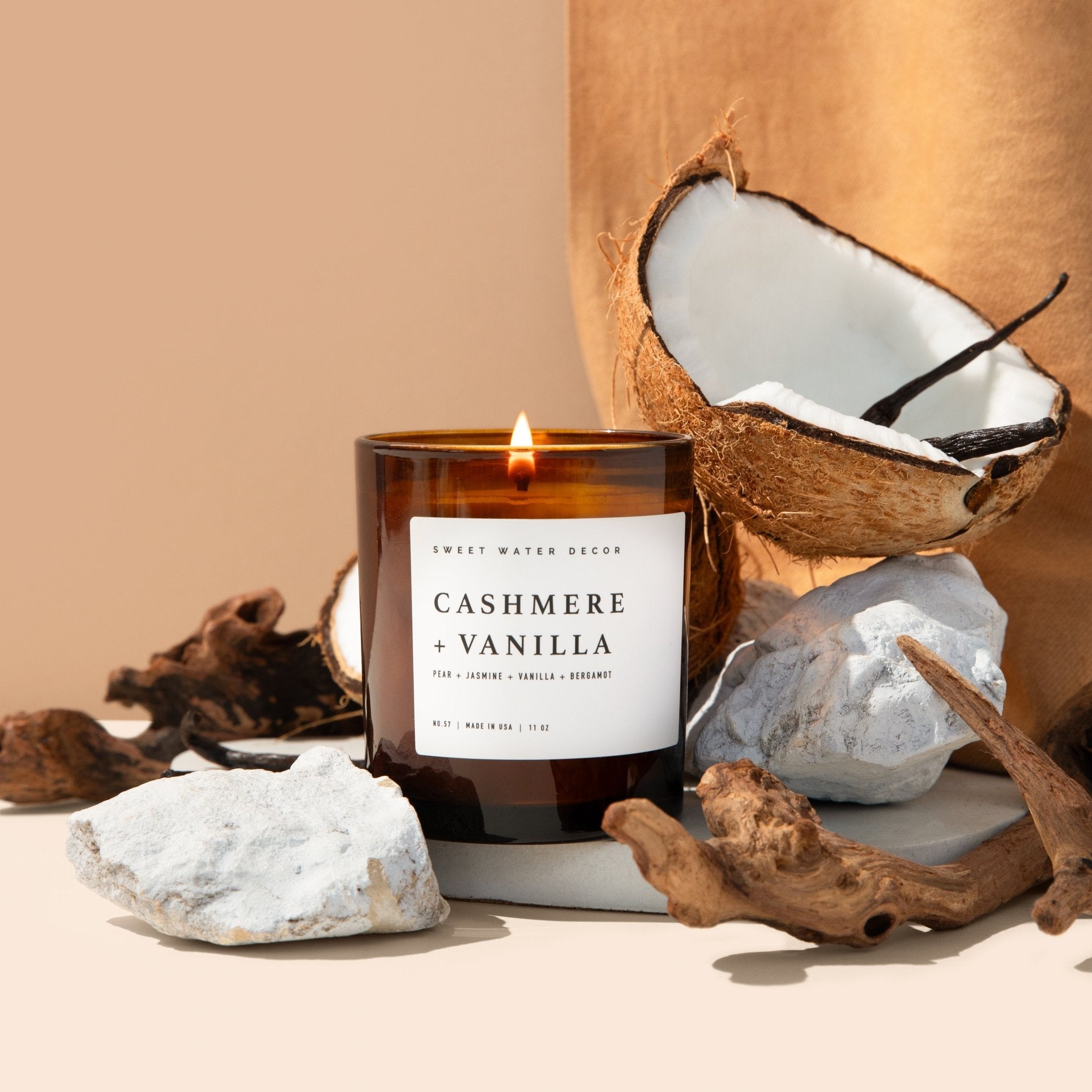 CASHMERE AND VANILLA SOY CANDLE  - AMBER JAR - 11 OZ