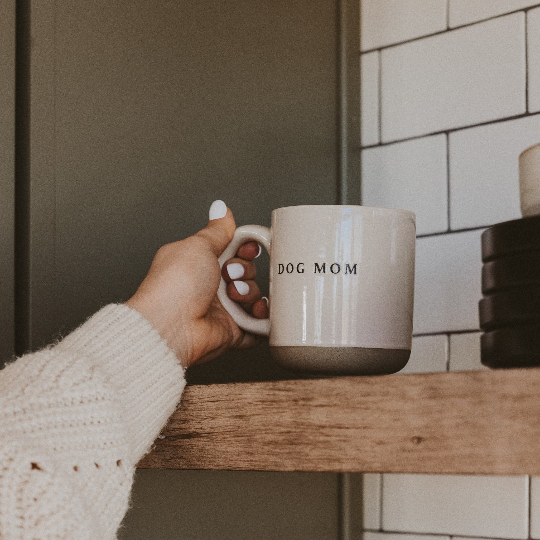 DOG MOM 14OZ. STONEWARE COFFEE MUG