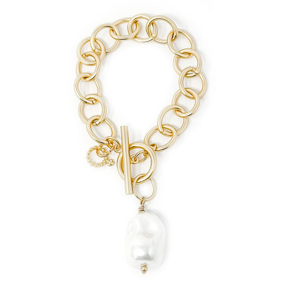 CIRCLE LOOP TOGGLE BRACELET FEATURING LARGE BAROQUE PEARL