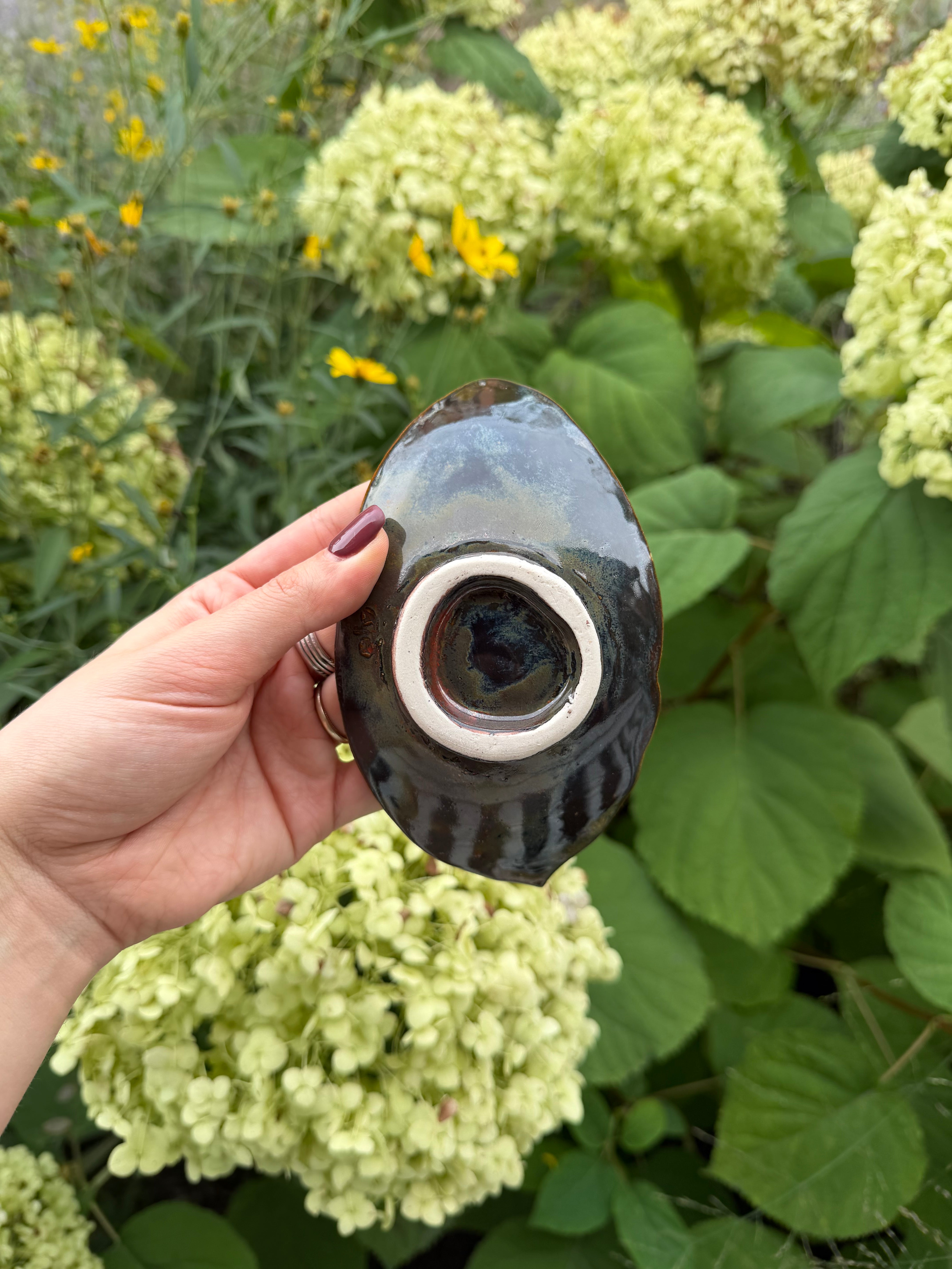 HANDMADE CERAMIC LEAF AR