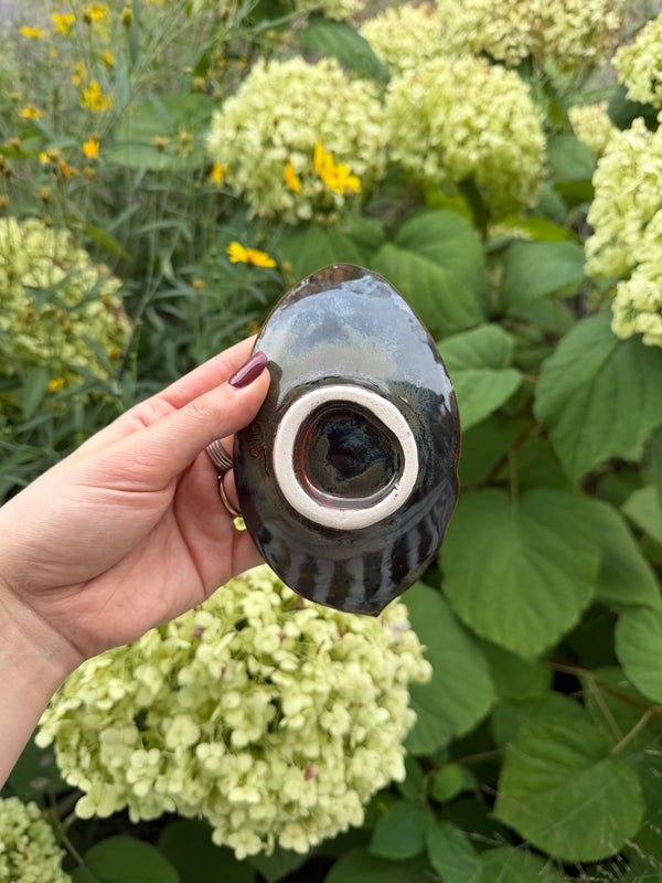 HANDMADE CERAMIC LEAF AR