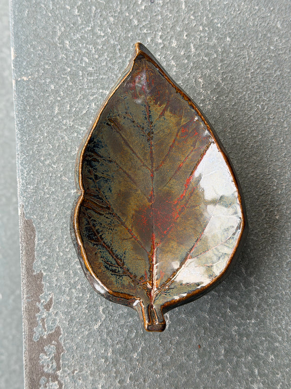 HANDMADE CERAMIC LEAF AR