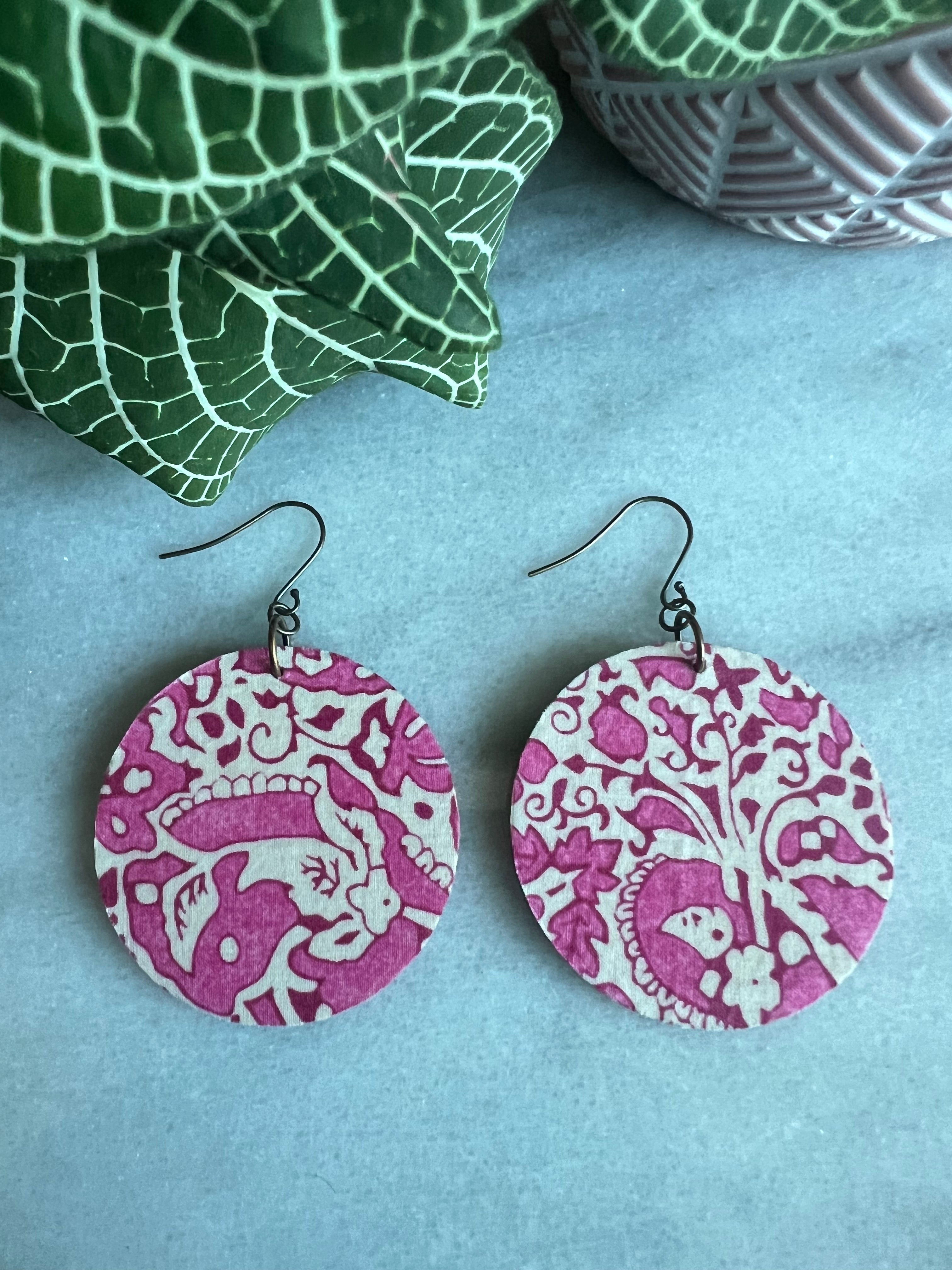 LIBERTY DISC EARRING