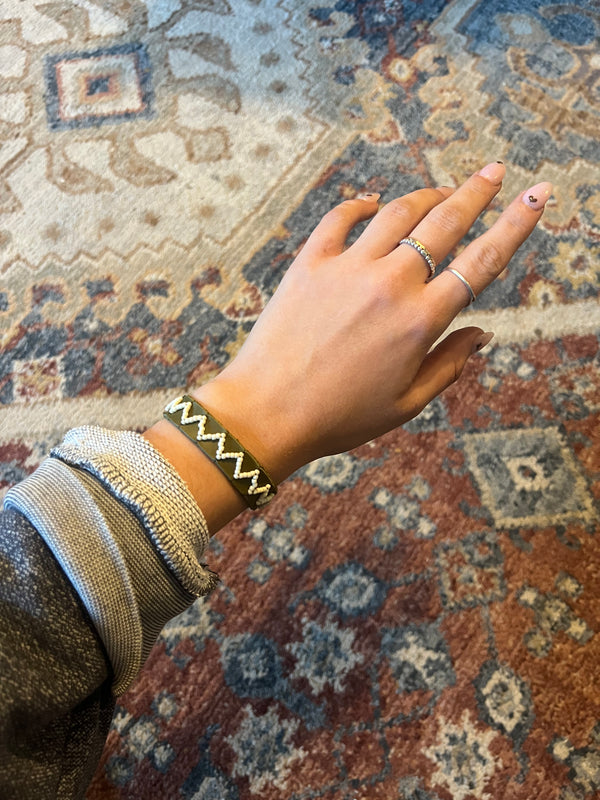 OLIVE LEATHER BEADED BRACELET