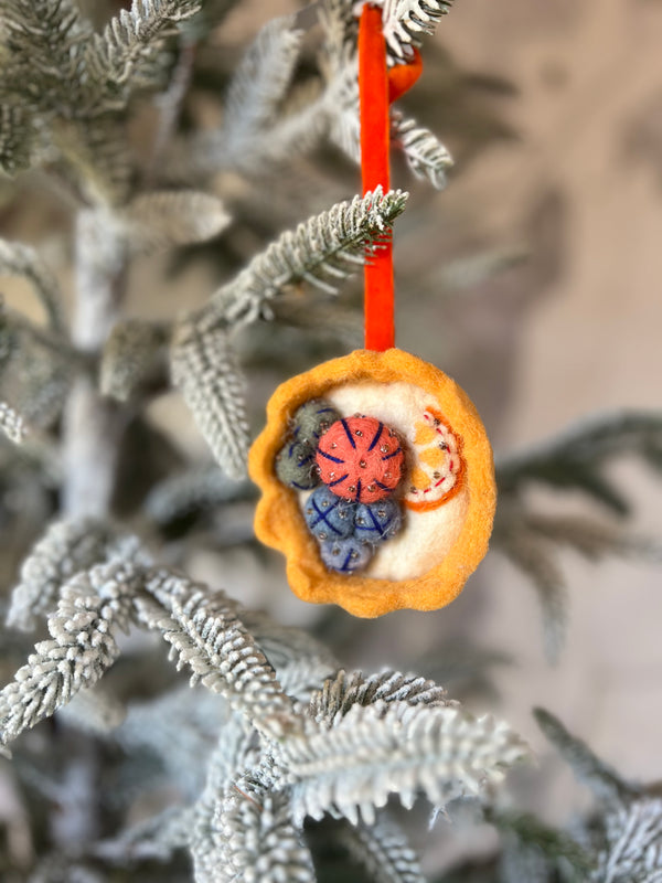 BLUEBERRY CITRUS CRUMPET ORNAMENT