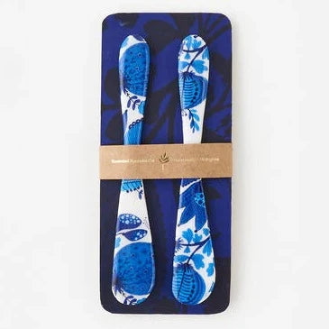 BLUE AND WHITE BOTANICAL PRINT ENAMEL SPREADERS, SET OF 2