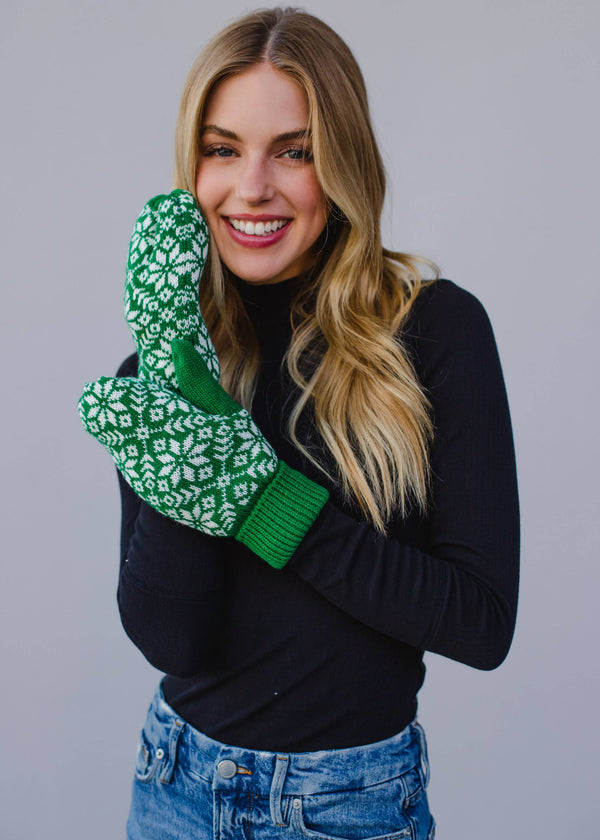 GREEN & WHITE SNOWFLAKE KNIT MITTENS