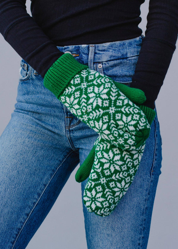 GREEN & WHITE SNOWFLAKE KNIT MITTENS