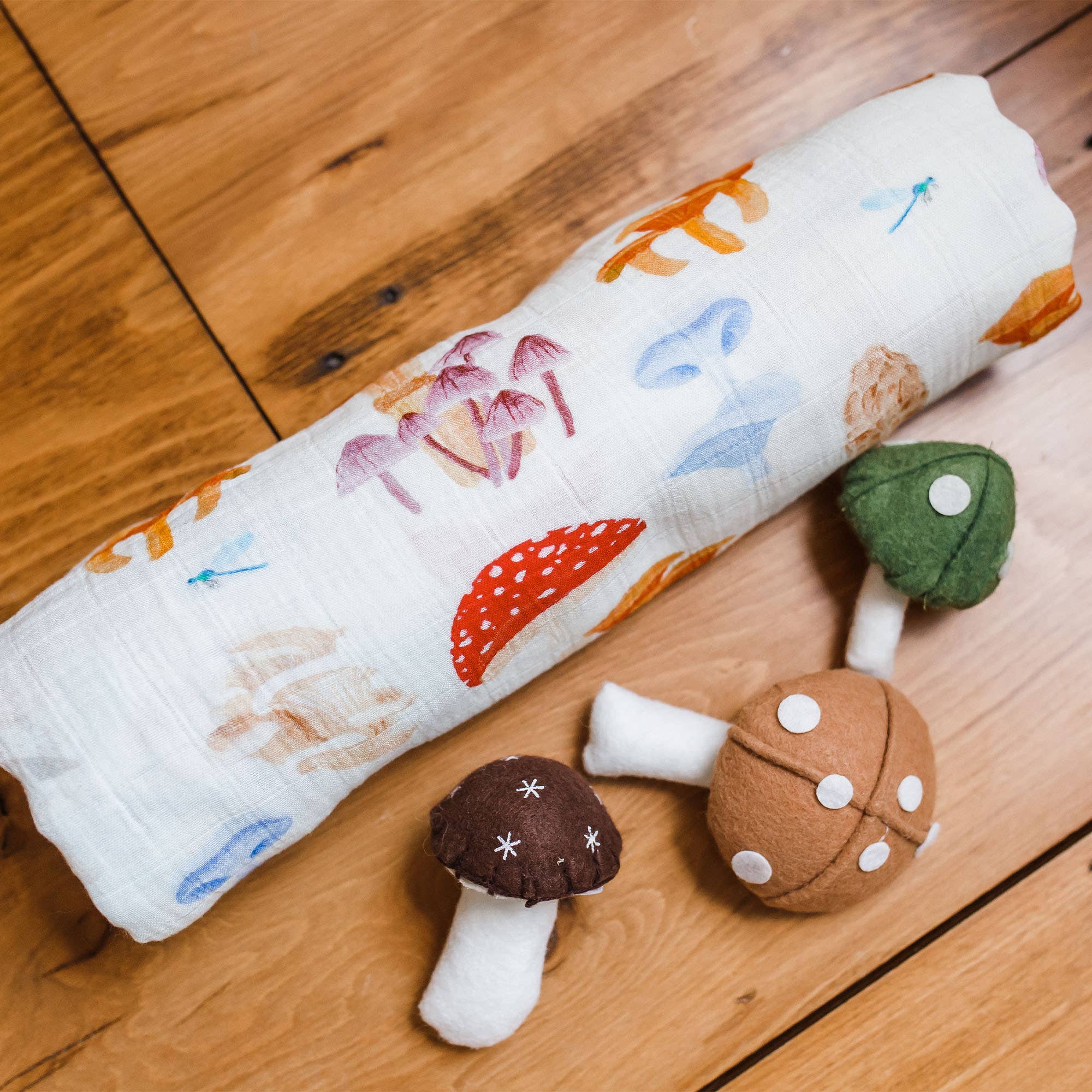 MUSHROOMS BABY SWADDLE