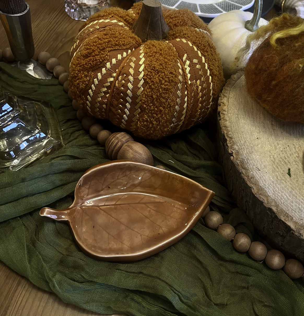 HANDMADE CERAMIC LEAF AR