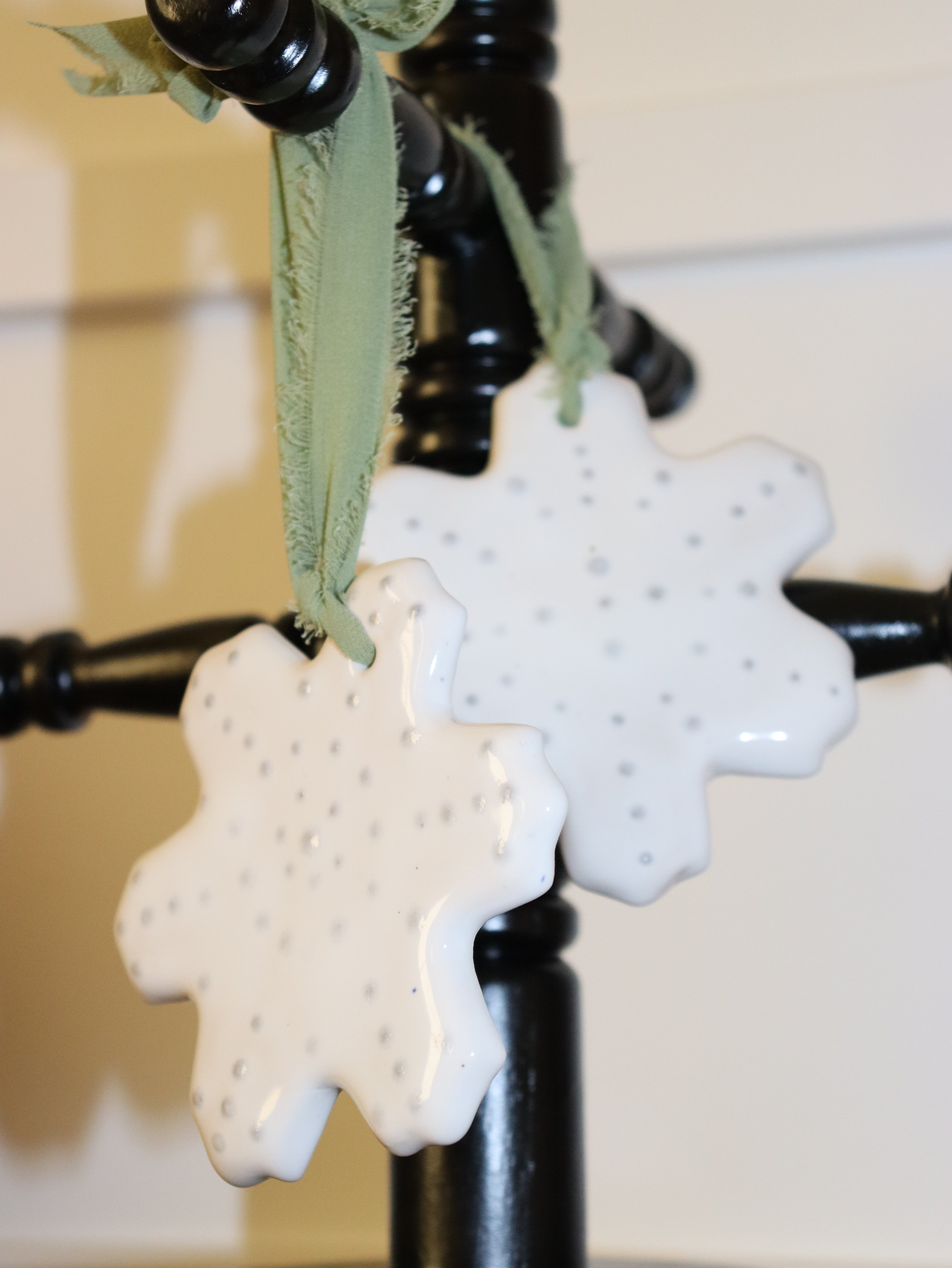 LARGE SNOWFLAKE ORNAMENT AR