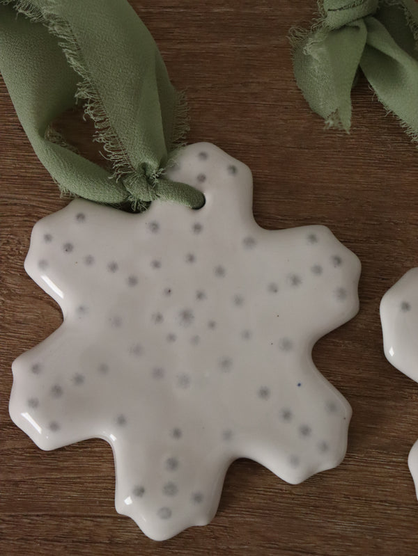 LARGE SNOWFLAKE ORNAMENT AR
