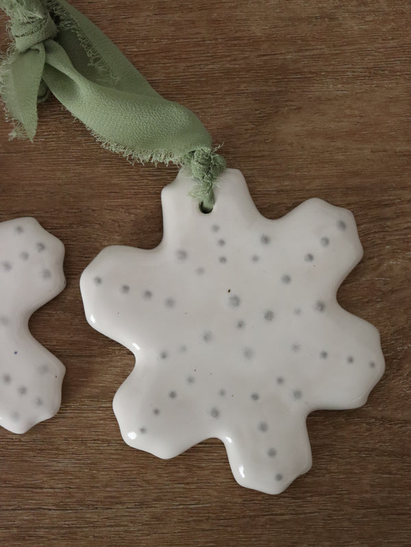 LARGE SNOWFLAKE ORNAMENT AR