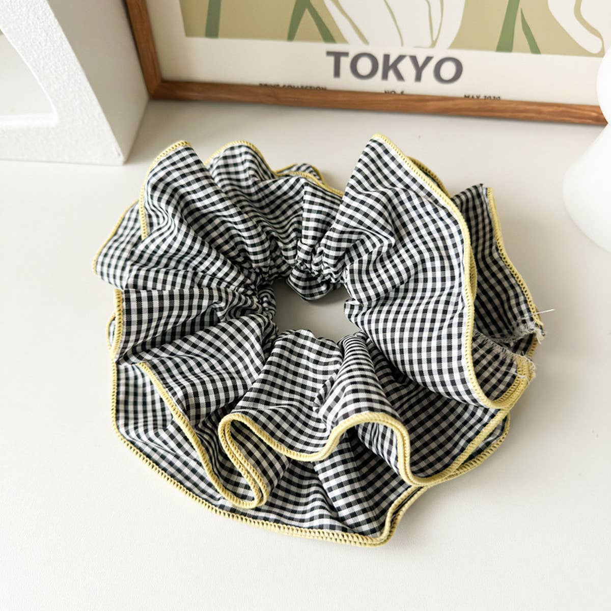 NICHE RETRO PLAID RUFFLED SCRUNCIE
