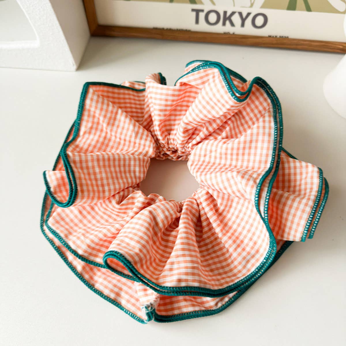 NICHE RETRO PLAID RUFFLED SCRUNCIE