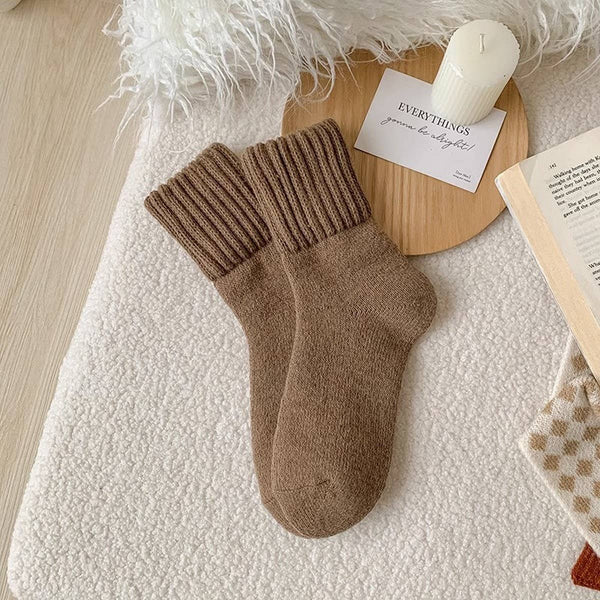 THICK RIBBED KNIT WARM CREW SOCKS